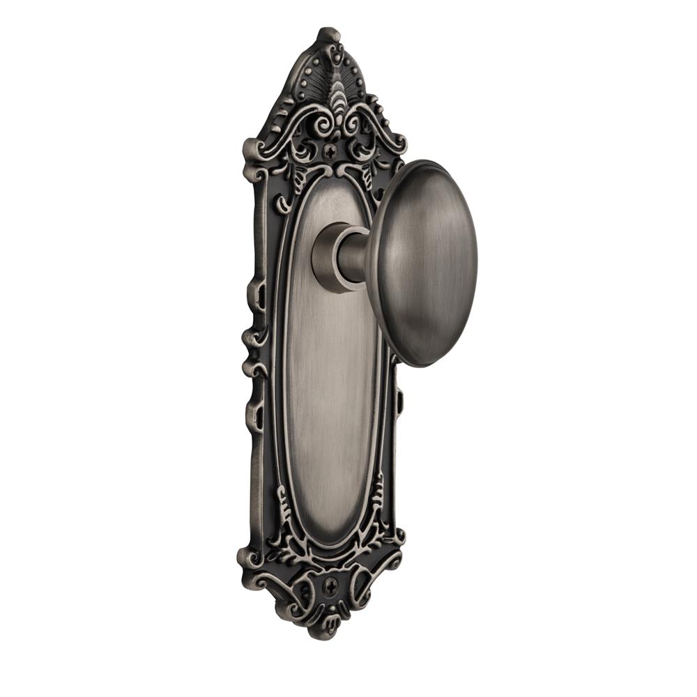 Nostalgic Warehouse VICHOM Privacy Knob Victorian Plate with Homestead Knob in Antique Pewter